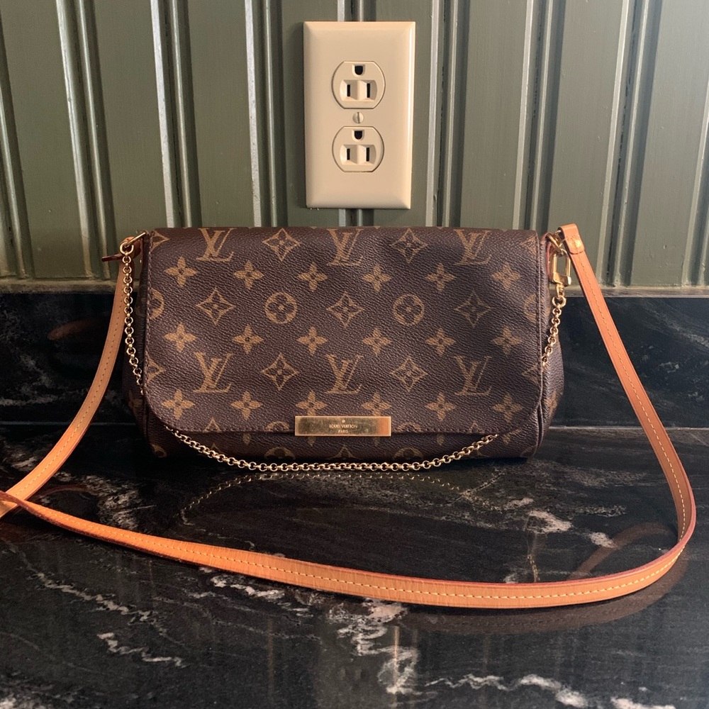Louis Vuitton Favorite MM in Monogram